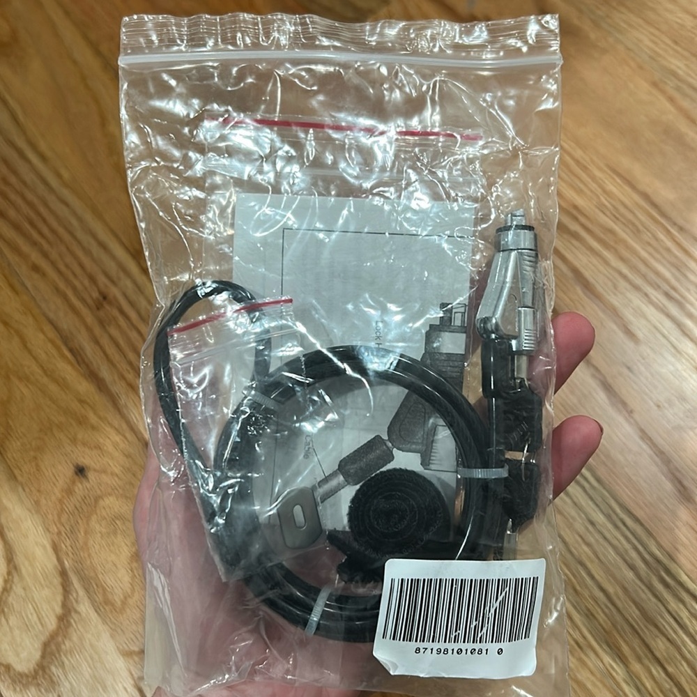 NEW Laptop Computer Universal Security Lock - Mobile Edge Key Cable Lock​